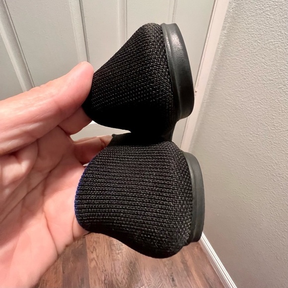 rothy’s black ballet flats. Size 8W - Picture 3 of 5